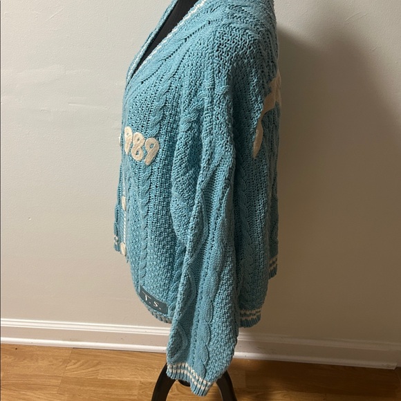 Taylor Swift Limited Edition 1989 Cardigan - Picture 4 of 6